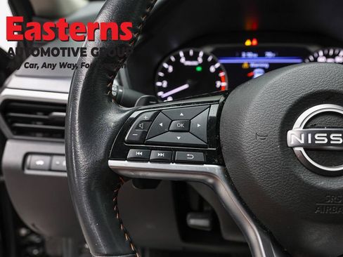 Used 2023 Nissan Altima 2.5 SR AWD/4WD image 18