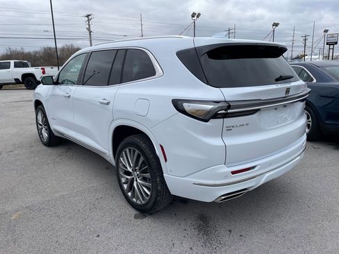 New 2026 Buick Enclave Avenir w/ Super Cruise Package image 5