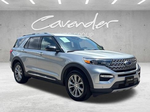 Used 2023 Ford Explorer Limited w/ Equipment Group 301A RWD image 2