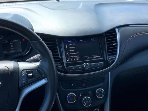 Certified 2022 Chevrolet Trax LT w/ Driver Confidence Package AWD/4WD image 7