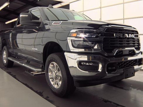 Used 2026 RAM 2500 Big Horn AWD/4WD image 2