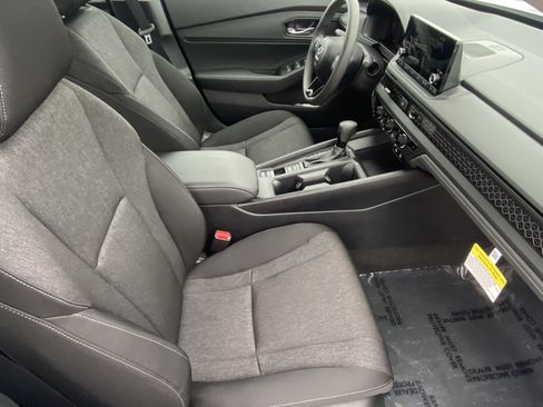 Certified 2025 Honda Accord SE image 9
