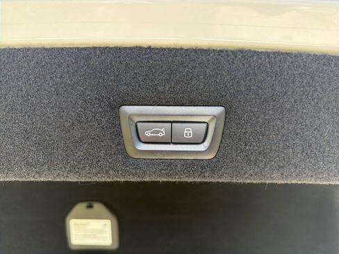 Certified 2023 BMW 740i RWD image 13