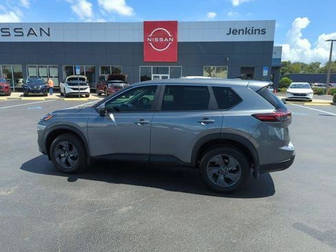 Certified 2026 Nissan Rogue SV FWD image 10
