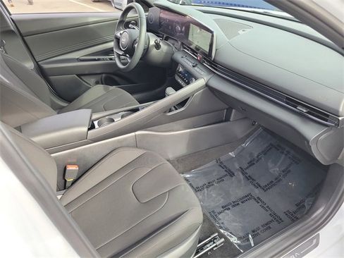 New 2026 Hyundai Elantra Sport image 17