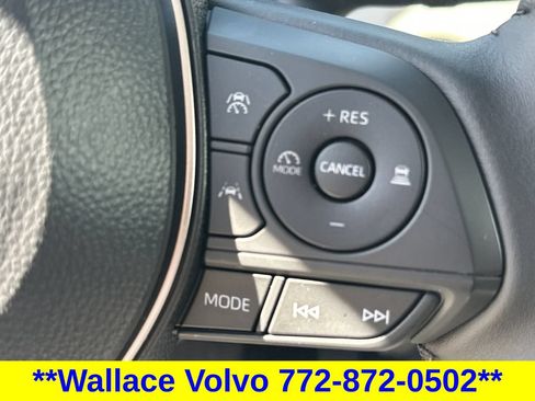 Used 2026 Toyota Corolla Cross LE FWD image 25
