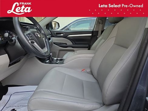 Used 2018 Toyota Highlander XLE image 8
