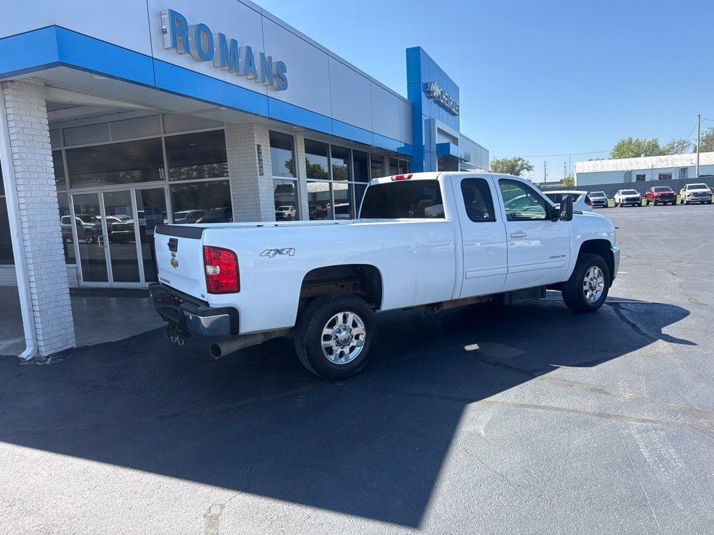 Used 2013 Chevrolet Silverado 2500 LTZ w/ LTZ Plus Package AWD/4WD image 4