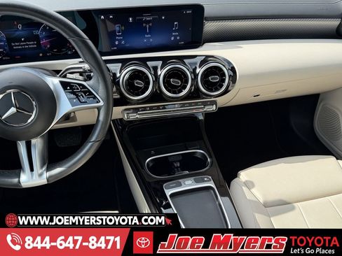 Used 2025 Mercedes-Benz CLA 250 image 16