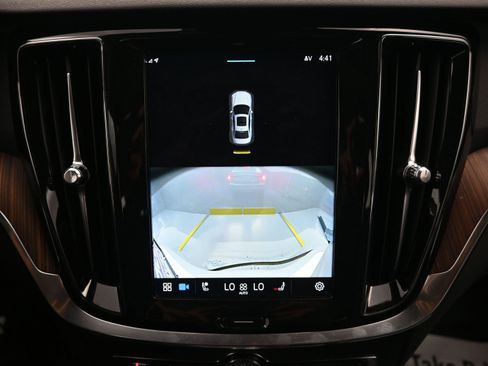 Used 2023 Volvo S60 B5 Plus w/ Climate Package image 15