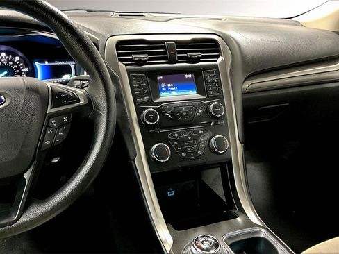 Used 2018 Ford Fusion S image 9