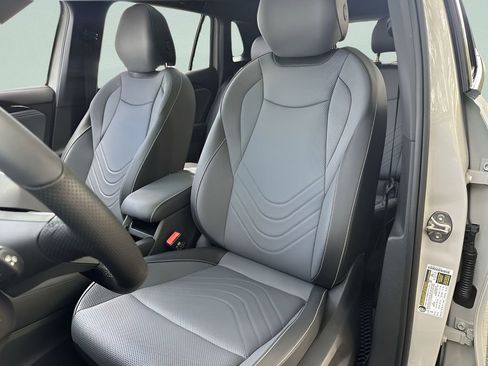 New 2026 Volkswagen Tiguan SE R-Line image 11