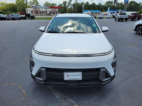 Used 2025 Hyundai Kona SEL FWD image 8