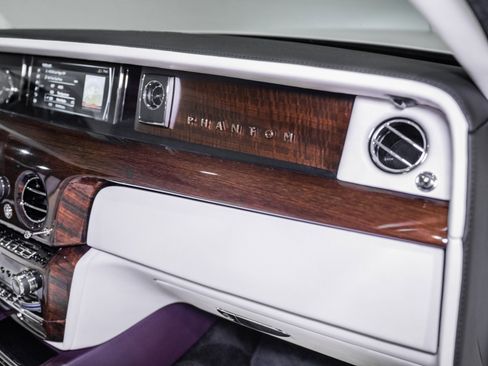 Used 2018 Rolls-Royce Phantom Sedan RWD image 28