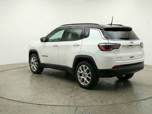 Used 2025 Jeep Compass Limited image 6