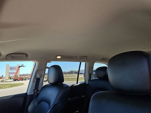 Used 2024 Nissan Armada SV image 20