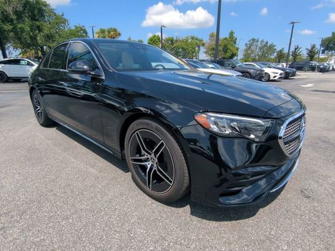 Used 2025 Mercedes-Benz E 350 4MATIC Sedan image 1
