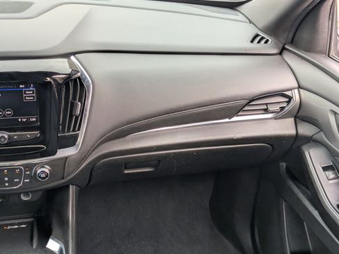 Used 2023 Chevrolet Traverse LT image 16