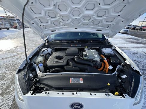 Used 2020 Ford Fusion Titanium image 31