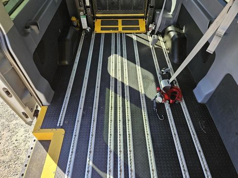 Used 2018 Ford Transit 350 XL image 30