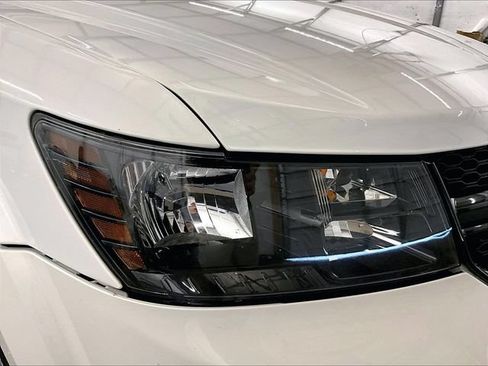 Used 2019 Dodge Journey Crossroad FWD image 28