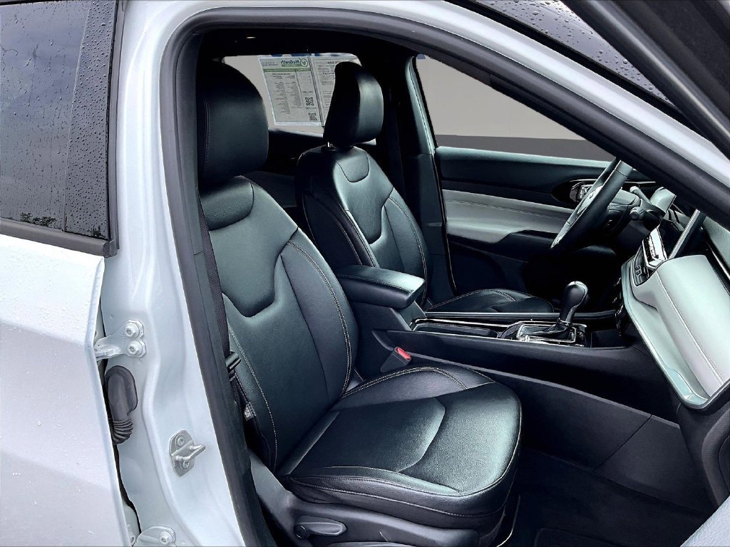 Used 2025 Jeep Compass Limited AWD/4WD image 31