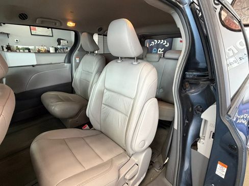Used 2016 Toyota Sienna XLE w/ XLE Navigation Package AWD/4WD image 32