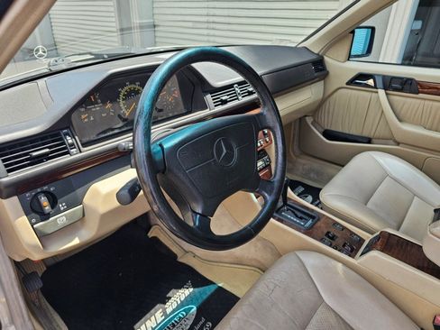 Used 1994 Mercedes-Benz E 320 Convertible image 14