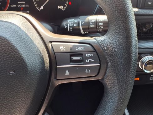 Used 2025 Honda CR-V EX image 16