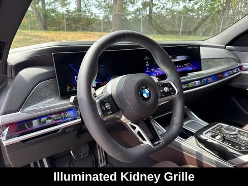 Used 2024 BMW 740i xDrive AWD/4WD image 15
