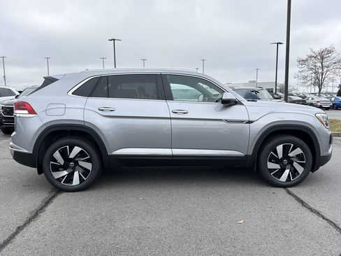 New 2026 Volkswagen Atlas Cross Sport SEL image 5