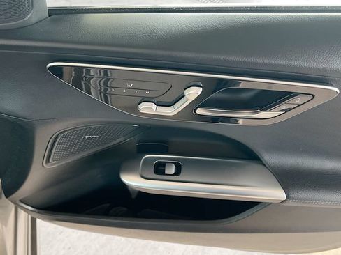 Used 2022 Mercedes-Benz C 300 4MATIC Sedan image 31