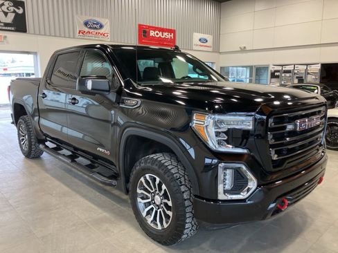 Used 2020 GMC Sierra 1500 AT4 w/ AT4 Premium Package image 3