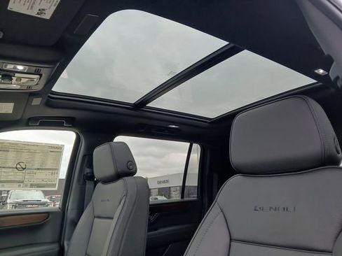 New 2026 GMC Yukon XL Denali w/ Sun & Power Step Package AWD/4WD image 30