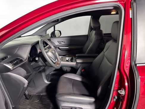 Used 2024 Toyota Sienna XSE image 11