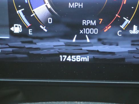 Used 2025 Chevrolet Suburban RST w/ Comfort Package image 27