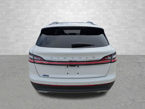 Used 2022 Lincoln Nautilus Reserve AWD/4WD image 3