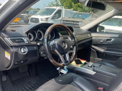 Used 2014 Mercedes-Benz E 350 4MATIC Wagon image 5