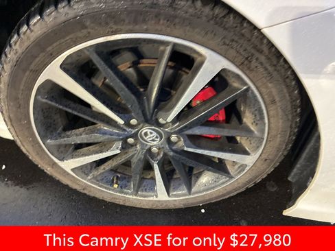 Used 2020 Toyota Camry XSE image 7