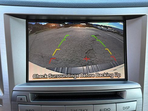 Used 2014 Subaru Outback 2.5i Limited AWD/4WD image 7