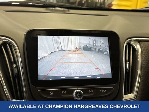 Used 2017 Chevrolet Malibu LT FWD image 19