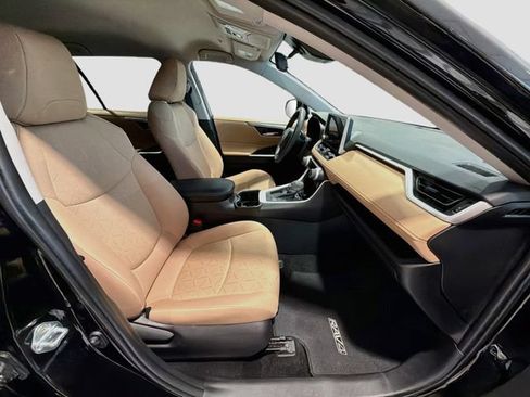 Certified 2024 Toyota RAV4 XLE FWD image 23