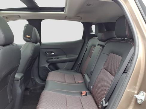 Used 2026 Nissan Kicks SR w/ SR Premium Package FWD image 9