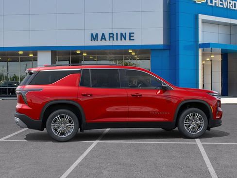 New 2026 Chevrolet Traverse LT w/ Driver Confidence Package FWD image 5