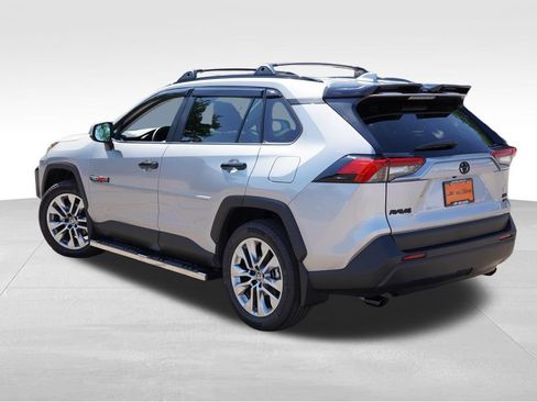 Used 2025 Toyota RAV4 XLE Premium w/ Weather Package AWD/4WD image 7