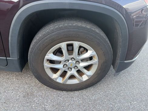 Used 2019 Chevrolet Traverse LT FWD image 9
