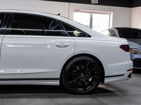 Used 2022 Audi A8 L 3.0T w/ Luxury Package image 21