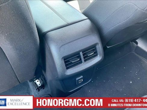Used 2022 GMC Terrain SLE w/ Driver Convenience Package FWD image 10