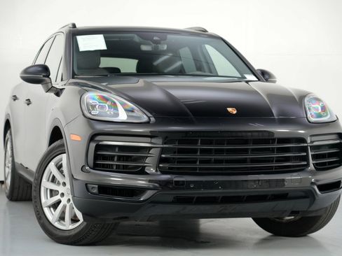 Used 2022 Porsche Cayenne Platinum Edition image 4