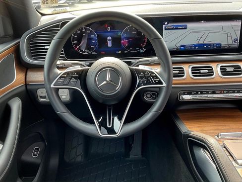 Used 2025 Mercedes-Benz GLE 350 4MATIC image 5
